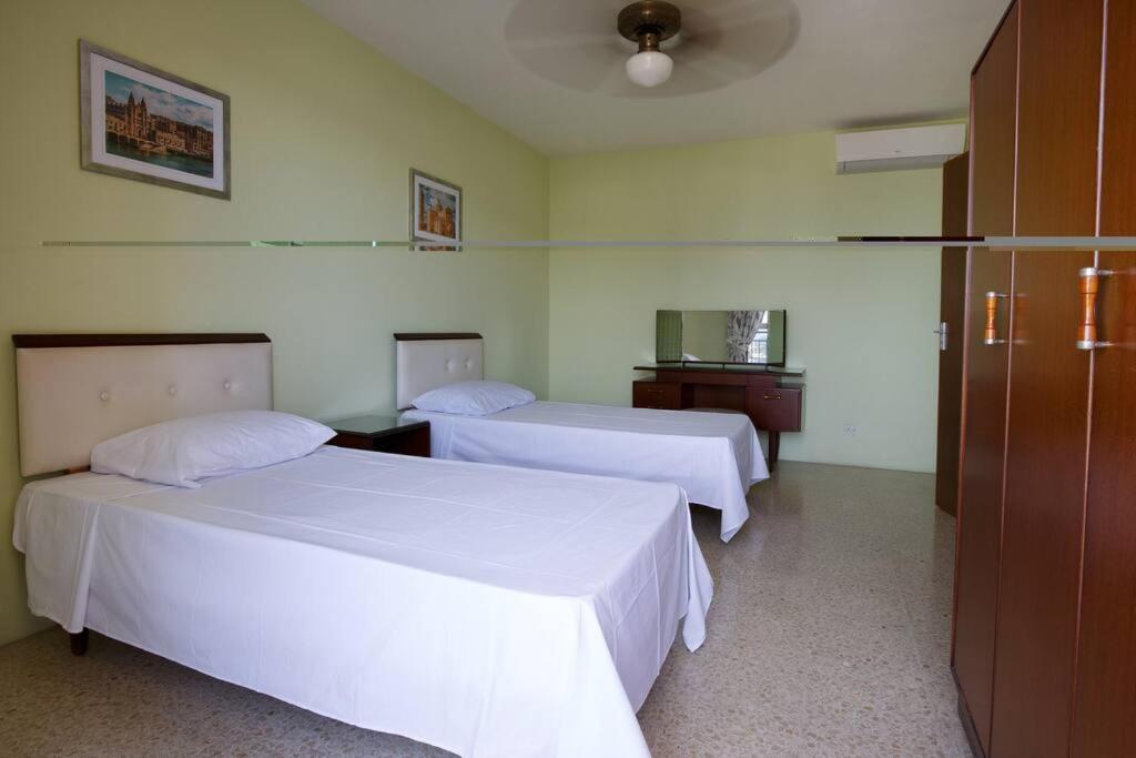 1 Bedrm Apt Seaview Balluta Bay Saint Julian's Bagian luar foto